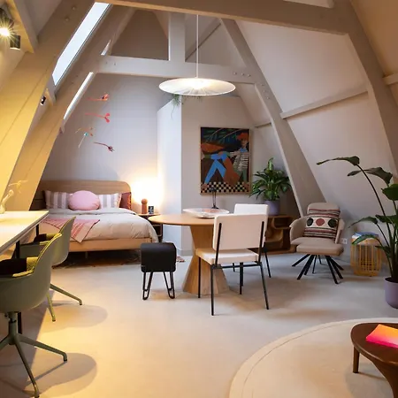 Appartement The Painters Loft Sleeping Among The Art Haarlem