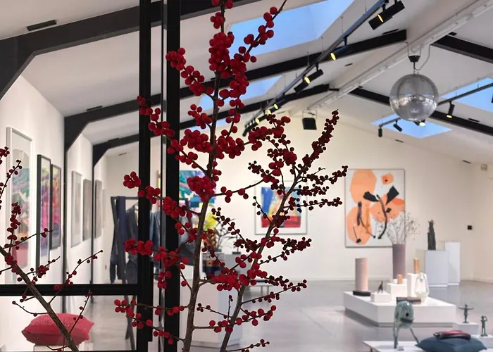 The Painters Loft Sleeping Among The Art הארלם