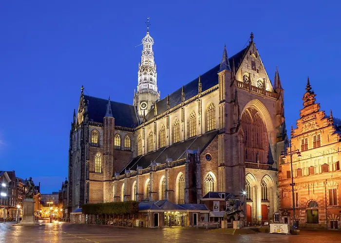 The Painters Loft Sleeping Among The Art הארלם