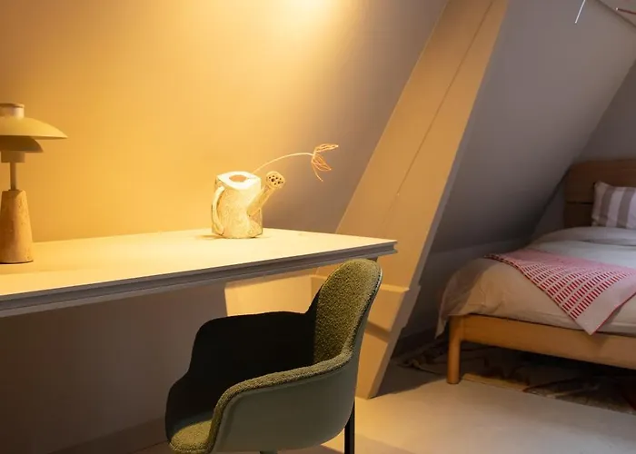 The Painters Loft Sleeping Among The Art דירה